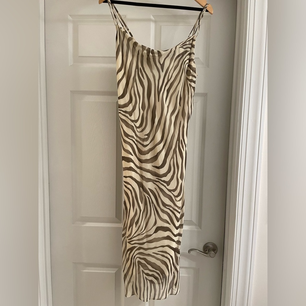 Banana Republic Factory Store bias cut spaghetti strap lined dress size 8.